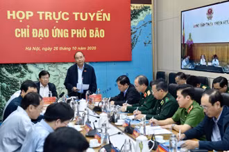 Thủ tướng Nguyễn Xuân Phúc chỉ đạo công tác ứng phó bão số 9