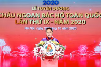 Chủ tịch Quốc hội Nguyễn Thị Kim Ngân phát biểu ý kiến tại buổi lễ.