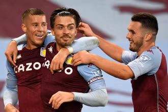 Các cầu thủ Aston Villa xuất sắc thắng Liverpool 7-2. 