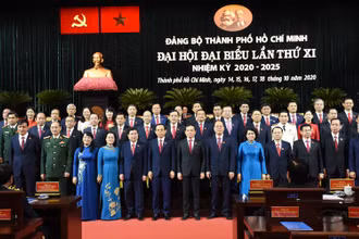 Ban Chấp hành Đảng bộ TP Hồ Chí Minh khóa 11 ra mắt đại hội.