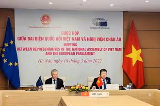 Quang cảnh cuộc họp.