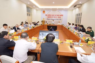 Một phiên họp của Hội đồng Giáo sư Nhà nước. (Nguồn: http://hdgsnn.gov.vn)