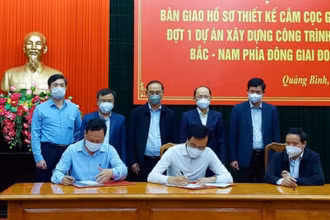 Ký bàn giao hồ sơ thiết kế cắm cọc giải phóng mặt bằng đợt 1 cao tốc bắc-nam cho 3 tỉnh phía bắc miền trung.