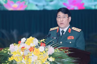 Đại tướng Lương Cường, Ủy viên Bộ Chính trị, Chủ nhiệm Tổng cục Chính trị Quân đội nhân dân Việt Nam phát biểu ý kiến. (Ảnh: TRỌNG ĐỨC)