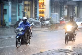 Ngày 27/3, Bắc Bộ có mưa rào và dông, cục bộ có mưa vừa, mưa to. Trời chuyển rét. (Ảnh minh họa)