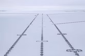 Đường ống dẫn của Gazprom tại một cơ sở xử lý gas tại Nga. Ảnh: REUTERS