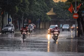 Khu vực Hà Nội từ chiều tối 22-23/3, có mưa rào và dông, cục bộ có mưa vừa, mưa to. (Ảnh minh họa)