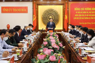Chủ tịch Quốc hội Vương Đình Huệ phát biểu tại buổi làm việc với Ban Thường vụ Tỉnh ủy Thanh Hóa. (Ảnh: DUY LINH)