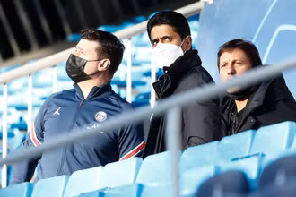 HLV Pochettino, Chủ tịch Al-Khelaifi và Giám đốc thể thao Leonardo tại Parc des Princes. (Ảnh: EuroSport)