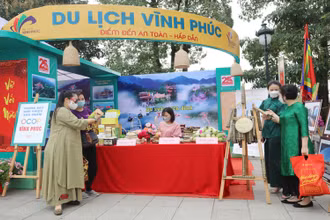 Giới thiệu sản phẩm du lịch tại Khu danh thắng Tây Thiên.