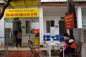 Khu khám và thu dung bệnh nhân F0.