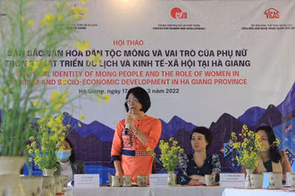 PGS, TS Nguyễn Thị Thu Phương, Viện trưởng Viện Văn hóa nghệ thuật Quốc gia Việt Nam phát biểu tại hội thảo.