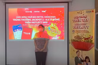 Lĩnh thưởng 4,6 tỉ đồng trước thuế, chị H.T.H đổi đời chỉ sau một đêm.