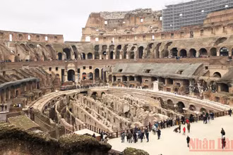 Đấu trường La Mã Colosseum, Italia đông du khách trở lại. (Ảnh: Nhân vật cung cấp)