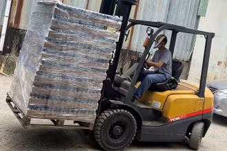 Vận chuyển lô hàng của Pacific Foods xuất khẩu đi Mỹ. (Ảnh Pacific Foods cung cấp)