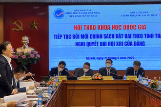 Quang cảnh Hội thảo khoa học quốc gia "Tiếp tục đổi mới chính sách đất đai theo tinh thần Nghị quyết Đại hội XIII của Đảng".