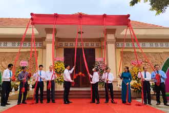 Khánh thành Nhà trưng bày “Chủ tịch Hồ Chí Minh với Cách mạng Việt Nam”.