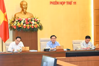 Chủ tịch Quốc hội Vương Ðình Huệ phát biểu ý kiến tại phiên họp Ủy ban Thường vụ Quốc hội. (Ảnh Đăng Anh) 