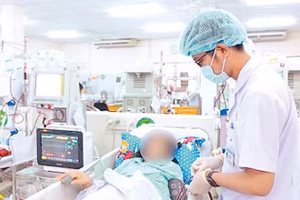 Sau khi dùng viên giảm cân không rõ nguồn gốc, một phụ nữ bị suy thận, phải lọc máu định kỳ tại Bệnh viện Bình Dân (thành phố Hồ Chí Minh).