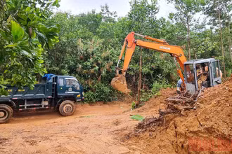 Công an xã Tam Lãnh tạm giữ phương tiện khai thác vàng trái phép.