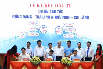 Liên danh các nhà đầu tư, ngân hàng ký hợp tác đầu tư triển khai dự án cao tốc Đồng Đăng-Trà Lĩnh. (Ảnh: TUẤN LINH)