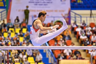 Đinh Phương Thành giành Huy chương Vàng ở nội dung xà kép. 