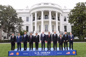 Tổng thống Hoa Kỳ Joe Biden và lãnh đạo các nước ASEAN. (Ảnh: Dương Giang/TTXVN)