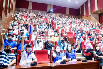 Các tình nguyện viên của Trường đại học Hạ Long sẵn sàng phục vụ SEA Games 31.