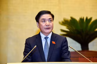 Tổng Thư ký Quốc hội Bùi Văn Cường trình bày Tờ trình về dự kiến Chương trình giám sát của Quốc hội năm 2023. (Ảnh: LINH NGUYÊN)
