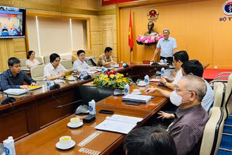 Thứ trưởng Nguyễn Trường Sơn phát biểu tại hội nghị.