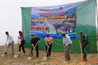 Khởi công nhà lớp học tại điểm trường bản Nong Phạ, xã Mường Sai, huyện Sông Mã, tỉnh Sơn La.