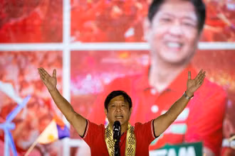 Ông Marcos Jr trong chiến dịch vận động tranh cử tại tỉnh Batangas, Philippines, ngày 20/4/2022. (Ảnh: Reuters)