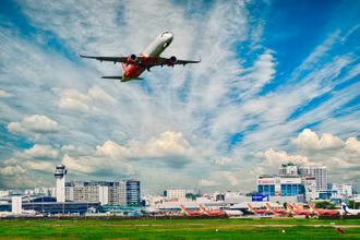 Tàu bay Vietjet cất cánh từ sân bay Tân Sơn Nhất, TP Hồ Chí Minh.
