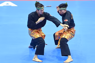 Đôi vận động viên Việt Nam Trần Tiến Danh – Lê Hồng Quân tại phần thi vòng loại nội dung đôi nam Ganda.