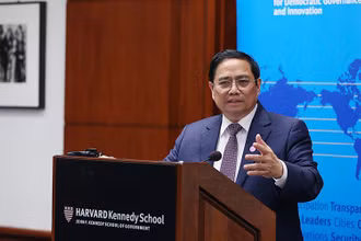 Thủ tướng Phạm Minh Chính thăm, phát biểu và dự tọa đàm chính sách tại Đại học Harvard. (Ảnh: Dương Giang/TTXVN) 