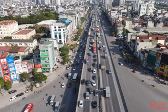 Đường Vành đai 3 trên cao và dưới thấp hướng vào trung tâm Thủ đô vào lúc 17 giờ chiều 3/5 đã “giảm nhiệt”.