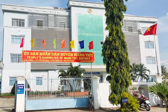 Trụ sở Ủy ban nhân dân huyện Mang Thít. 
