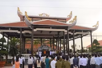 Đền thờ Bác Hồ ở xã Châu Thới, huyện Vĩnh Lợi (Bạc Liêu) luôn được nhiều cán bộ, nhân dân trong và ngoài tỉnh đến viếng thăm.
