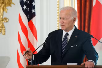 Tổng thống Mỹ Joe Biden trong cuộc họp báo chung với Thủ tướng Nhật Bản Kishida Fumio tại Tokyo ngày 23/5. (Ảnh: Reuters)