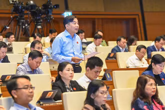 Đại biểu Nguyễn Minh Sơn - Đoàn Đại biểu Quốc hội tỉnh Tiền Giang. (Ảnh: KHOA NGUYÊN)