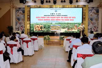 Diễn đàn thu hút đông đảo nông dân tiêu biểu từ các huyện tham gia.