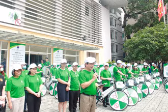 Quang cảnh lễ phát động.