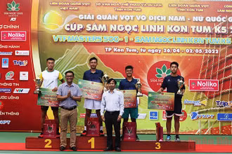 Trao giải nội dung đơn nam.