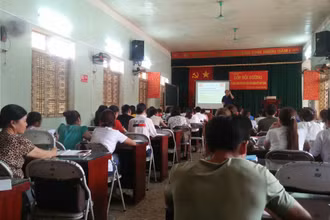 Ảnh minh họa: Lớp bồi dưỡng lý luận chính trị dành cho đối tượng kết nạp Đảng của huyện Chợ Mới, Bắc Kạn. (Ảnh: Báo Bắc Kạn)