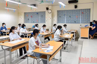 Thí sinh Hà Nội tại kỳ thi vào lớp 10 THPT 2021-2022. (Ảnh: Mỹ Hà)