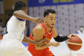 Juzang tiếp tục thi đấu xuất sắc với 29 điểm và 5 rebounds. 