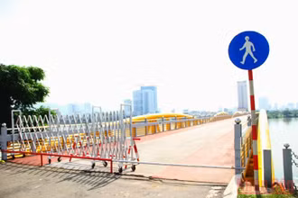 Cầu Nguyễn Văn Trỗi được đưa vào khai thác phục vụ du khách, ảnh chụp sáng 25/5.