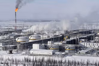 Một nhà máy xử lý dầu của Rosneft tại Krasnoyarsk, Nga. (Ảnh: Reuters)
