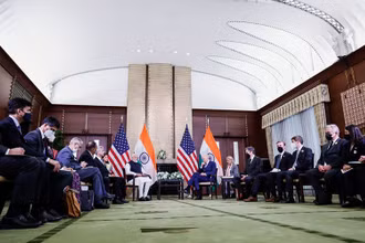 Tổng thống Mỹ Biden và Thủ tướng Ấn Độ Modi tiến hành họp song phương bên lề Hội nghị thượng đỉnh Nhóm Bộ Tứ, tại Tokyo, ngày 24/5. (Ảnh: Reuters)