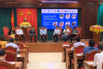 Các đại biểu tham gia thảo luận tại chương trình.
